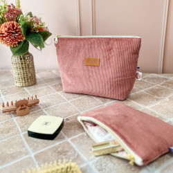 Pochette à maquillage et trousse assortie