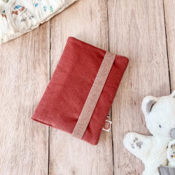 Protège carnet de santé personnalisé en velours paprika