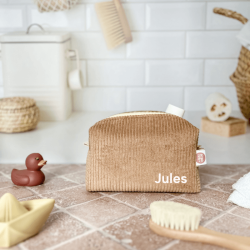 exemple de personnalisation pour la trousse de toilette bébé naissance