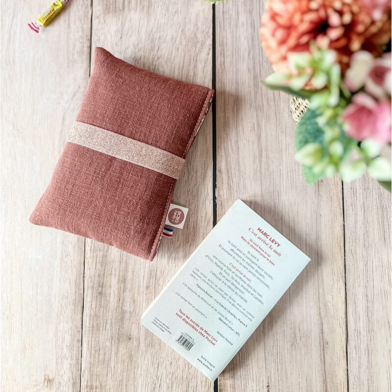 pochette livre en lin terracotta