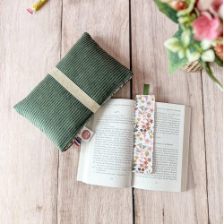 pochette livre en velours vert kaki taille livre de poche