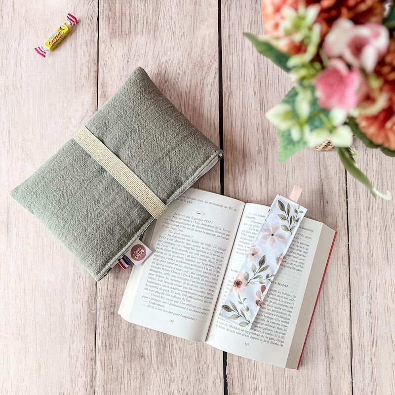 pochette livre en lin kaki pour livres de poches