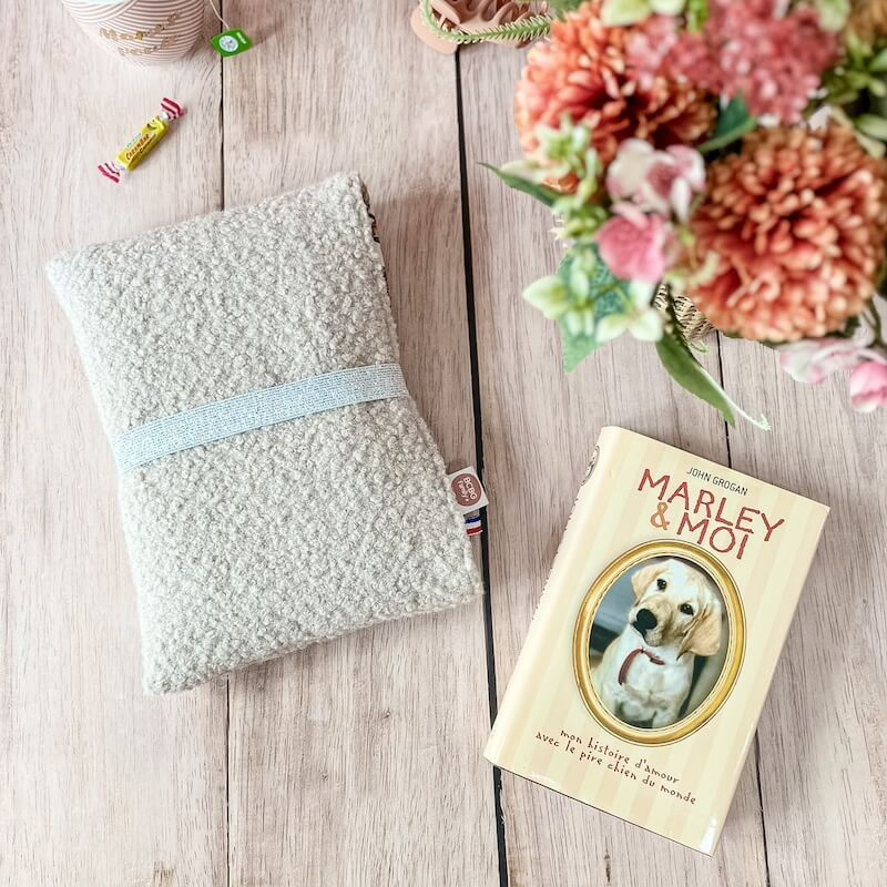 pochette à livre pour livre broché de format moyen