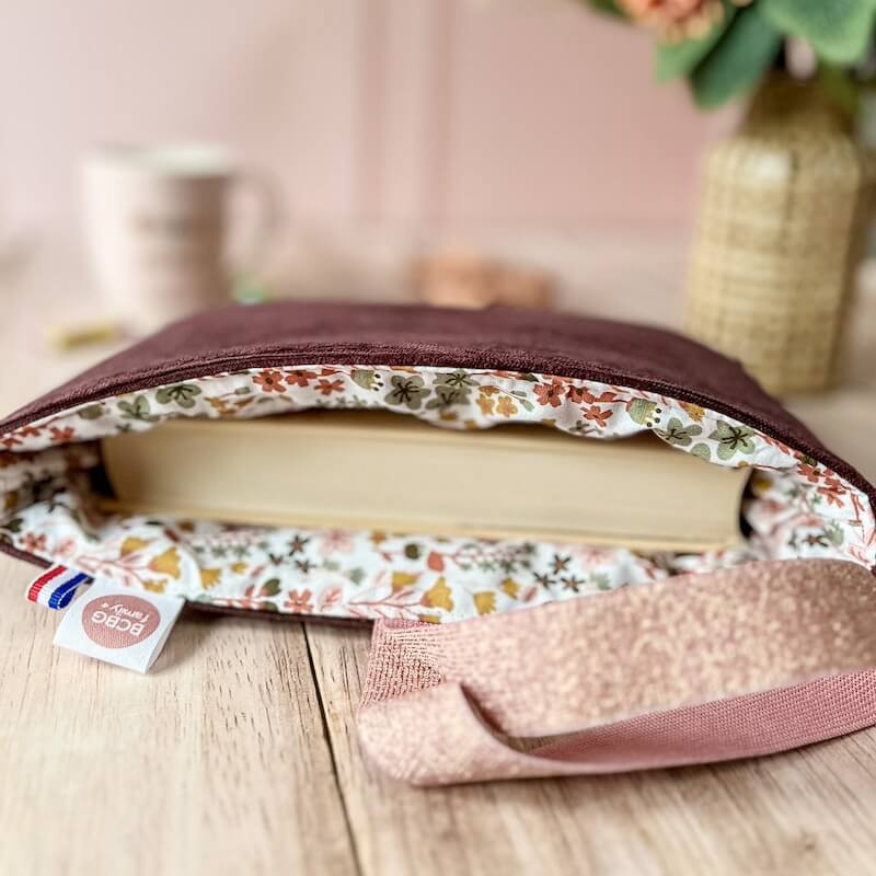 Pochette à livre entièrement doublée sans coutures apparentes