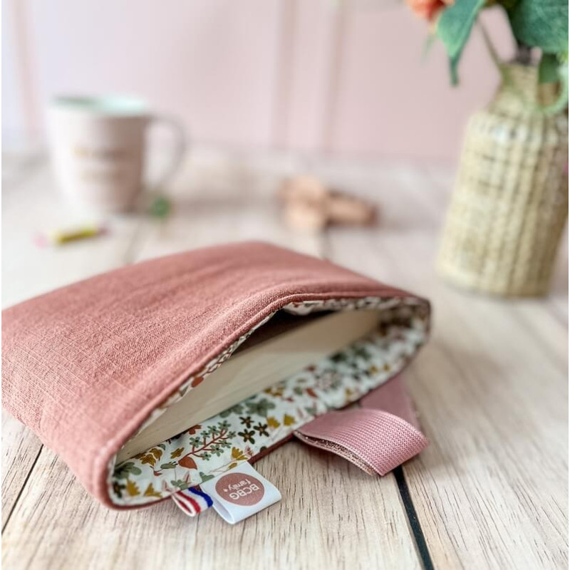 Pochette pour livre entièrement doublée sans coutures apparentes