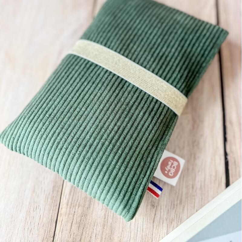 pochette pour livre de poche