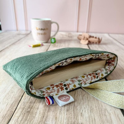 pochette pour livre entièrement doublée
