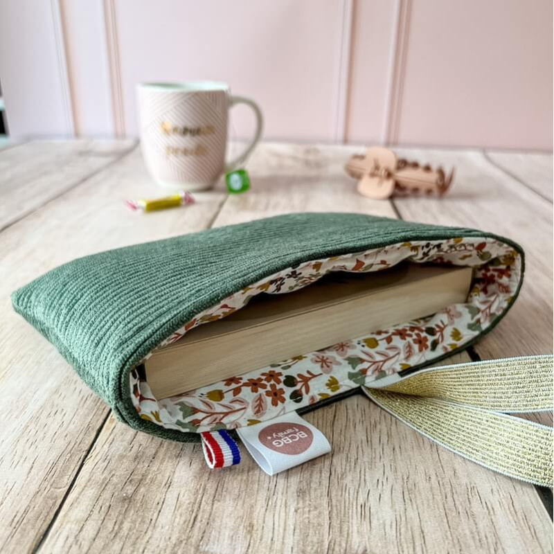 pochette pour livre entièrement doublée