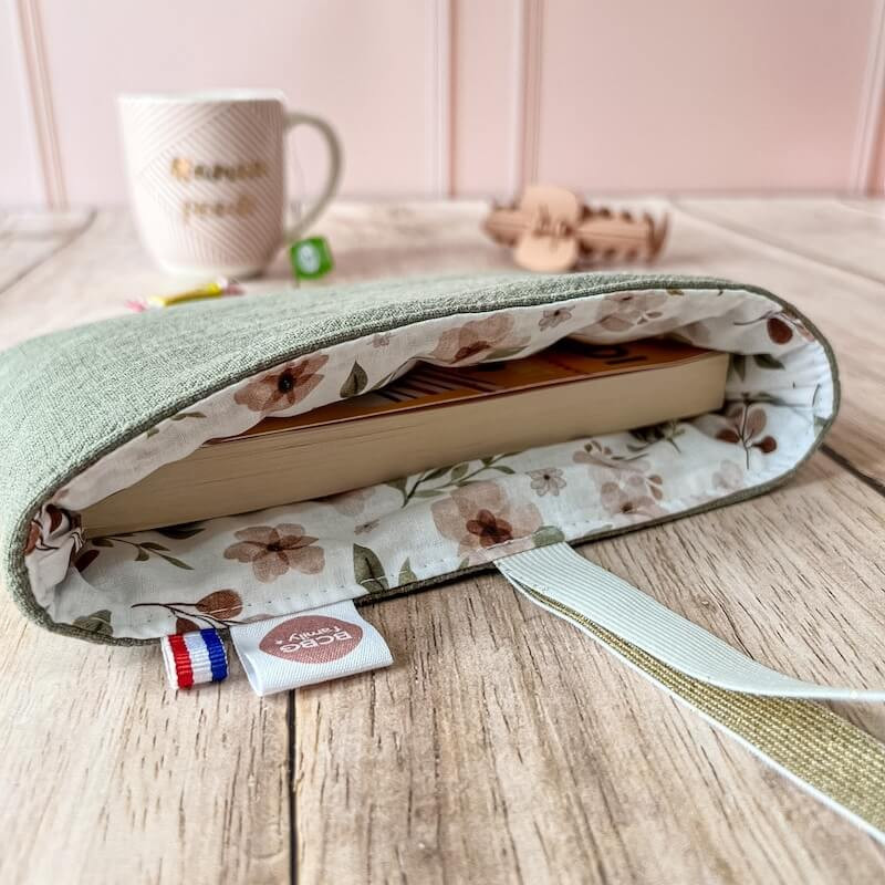 Pochette pour livre entièrement doublée sans coutures apparentes