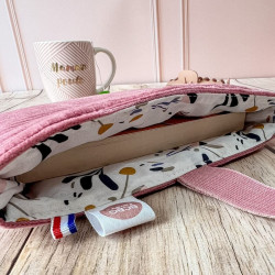 Pochette pour livre entièrement doublée sans coutures apparentes