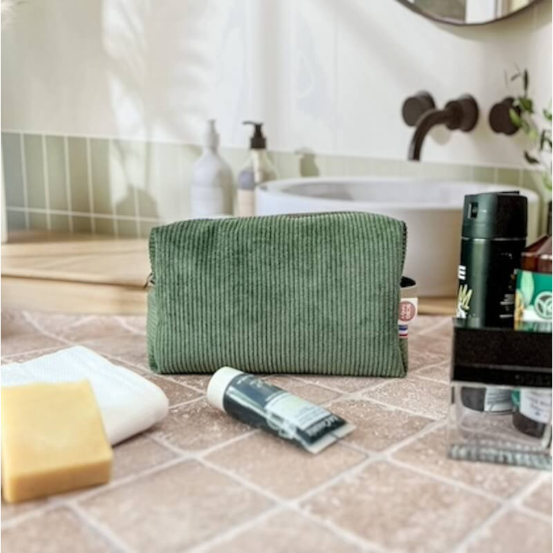trousse de toilette homme personnalisable en velours vert kaki