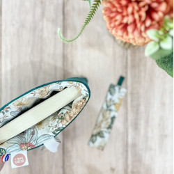 pochette pour livre avec doublure à fleurs vintage avec marque page coordonné