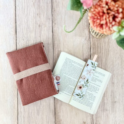 Pochette pour livre en lin terracotta, tomette, brique et marque page coordonné
