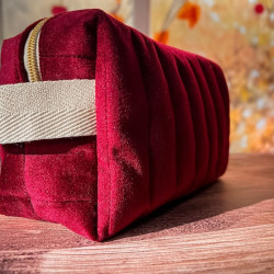 trousse de toilette bébé naissance en velours bordeaux