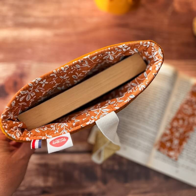 pochette pour livre avec doublure fleurie