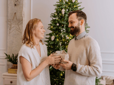 Idées cadeaux Noël homme : Le guide pour gâter les papas (et les tontons) branchés ✨